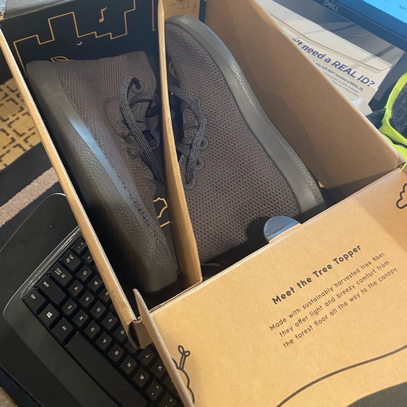 Allbird Tree Topper - Picture 5 of 5